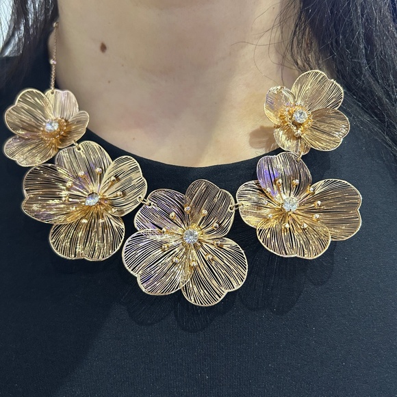 Filigree Flower Necklace - Picture 1 of 5